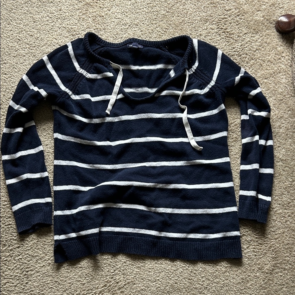 GAP Dark Blue and White Knit Top